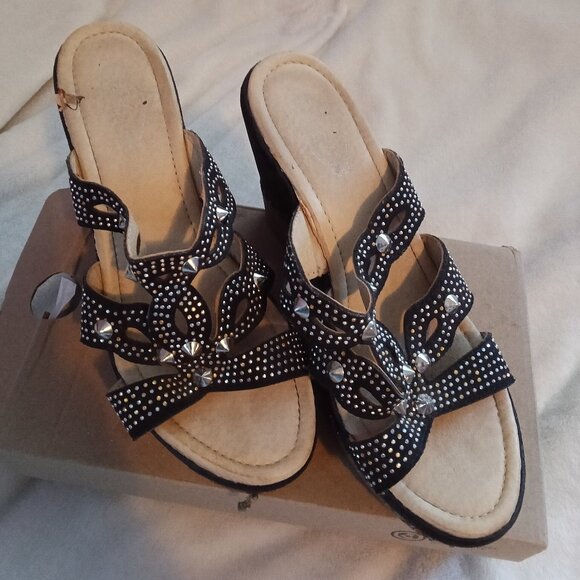 Italina Wedged Sandals Size 7 - Picture 1 of 5